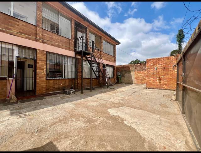 420M² APARTMENT BLOCK FOR SALE IN ROSETTENVILLE